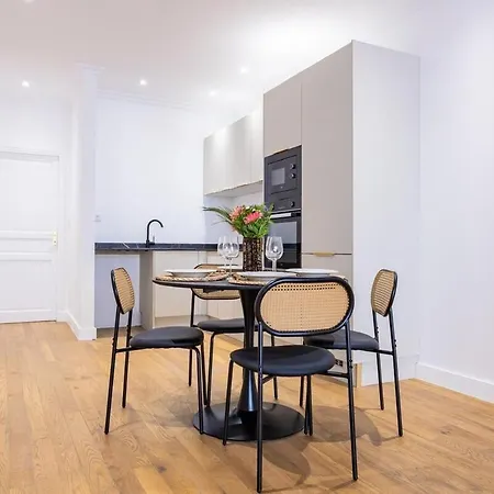 1 Chambre Main D'Or * Paříž